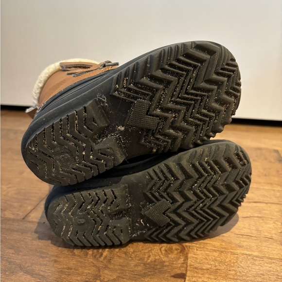 Winter Boots - Picture 4 of 5